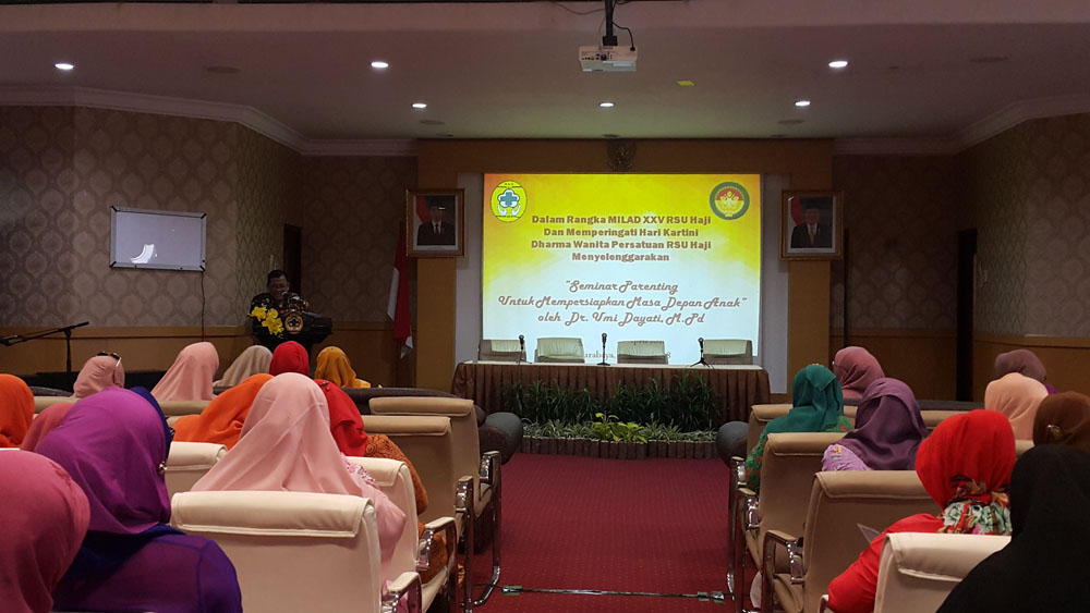 Seminar Parenting Untuk Mempersiapkan Masa Depan Anak di hari peringatan RA Kartini