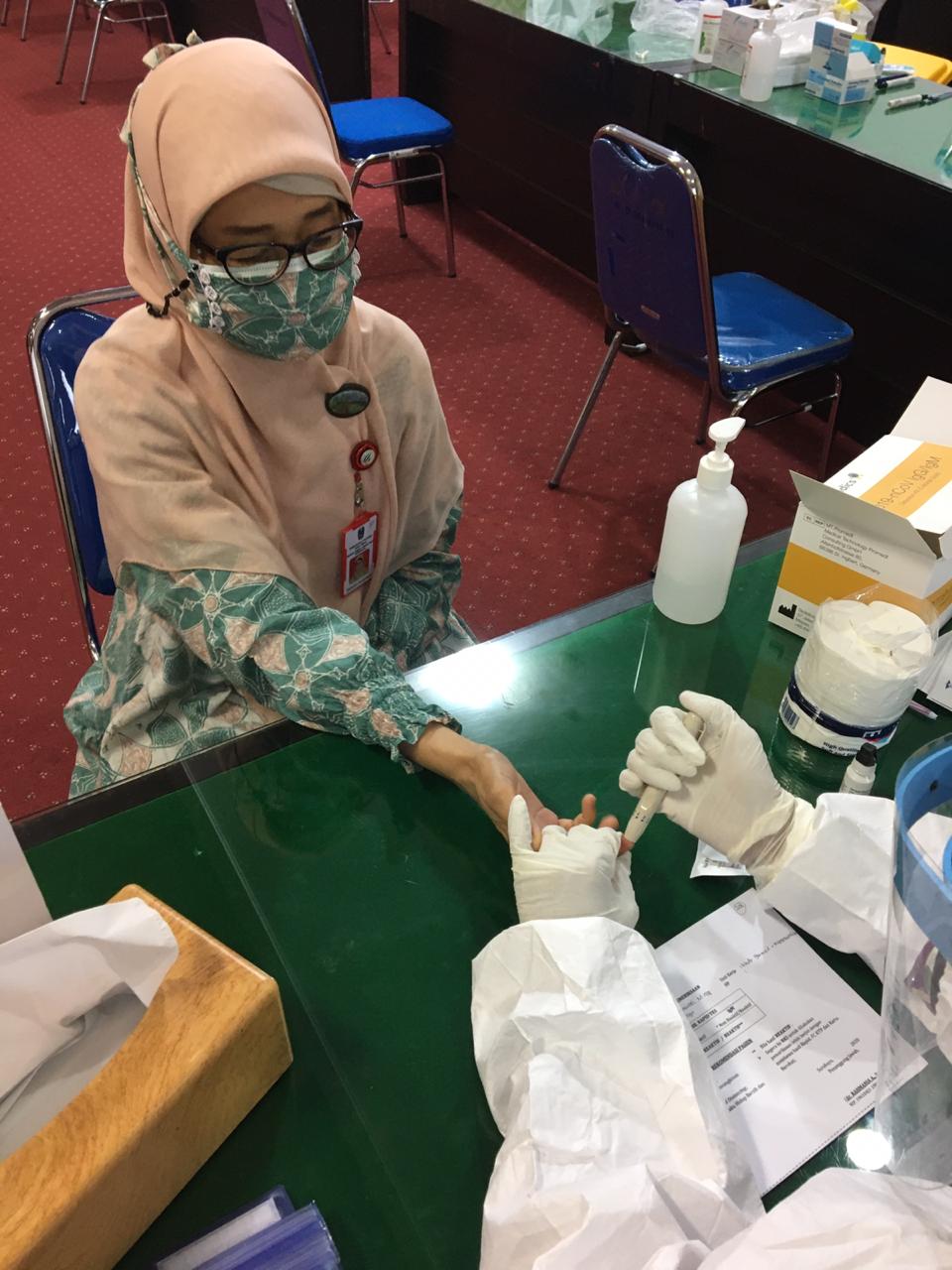 Kegiatan Rapid Tes Masal Untuk Seluruh Karyawan Rumah Sakit Umum Haji Surabaya Tanggal 02 Juli 2020 Untuk Memutus Mata Rantai Penyebaran Covid-19