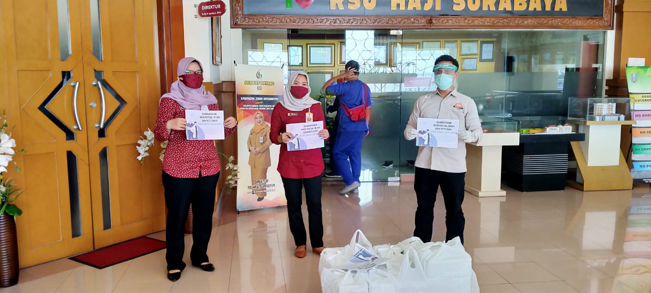 Penerimaan Bantuan dan Donasi dari Institusi dan Perorangan ( Mualaf Center dan Dompet Madani, Dompet Dhuafa Jatim, dan Bagi Bekal Bersama) Bagi Petugas Kesehatan Untuk Penanganan COVID-19 di Rumah Sakit Umum Haji Surabaya