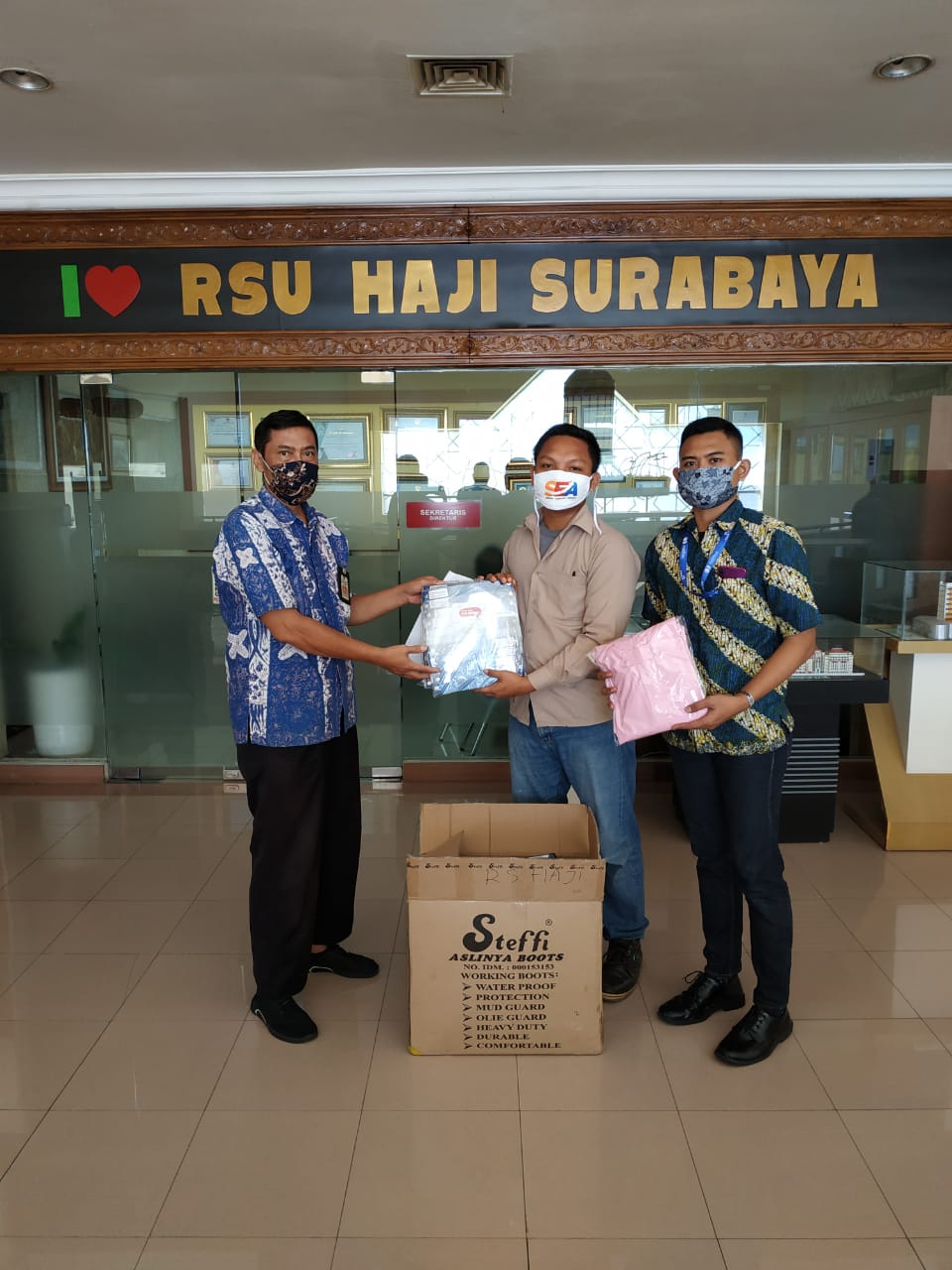 Penerimaan Bantuan dan Donasi dari Individu dan Perseorangan (Arek-Arek Diving Club/A2DC Surabaya,Bp.Jacobus.T, Ikatan Motor Indonesia, STARBUCKS,PT. Bimasakti Multi Sinergi, Brompton Folks) Bagi Petugas Kesehatan Penanganan COVID-19 di RSU Haji Surabaya