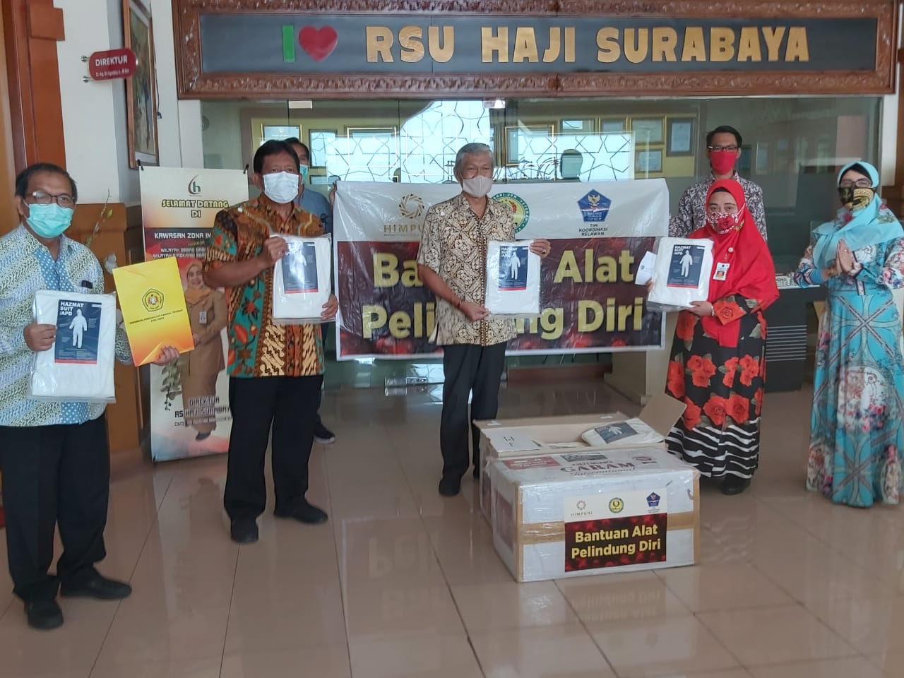 Penerimaan Bantuan dan Donasi dari RSI Darus Syifa Bagi Petugas Kesehatan Penanganan COVID-19 di RSU Haji Surabaya
