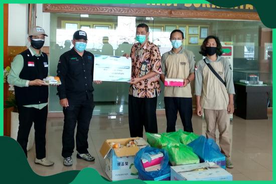 Penerimaan Bantuan dan Donasi dari "Yayasan Dana Sosial Al Falah (YDSF)" Bagi Petugas Kesehatan Penanganan COVID-19 di RSU Haji Surabaya