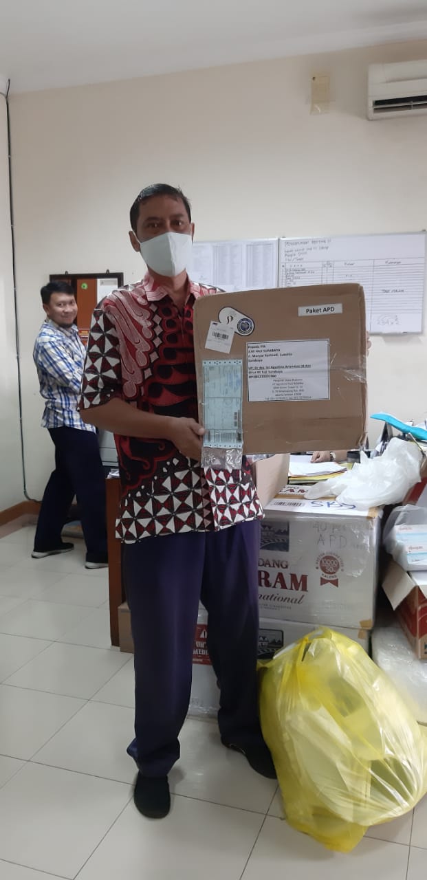 Penerimaan Bantuan dan Donasi dari FK UNMUH Malang dan PT.AGRAKOM Para Relatika Bagi Petugas Kesehatan Penanganan COVID-19 di RSU Haji Surabaya