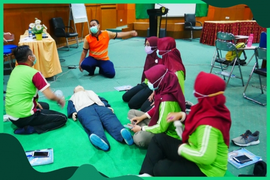 Pelatihan Basic Trauma Cardiac Life Support Internal RSU Haji Surabaya