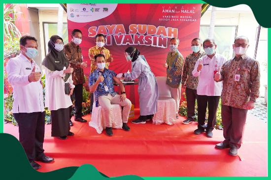 RSU HAJI SURABAYA MENDUKUNG PROGRAM VAKSINASI MASSAL DI SEKTOR INDUSTRI JASA KEUANGAN (OJK)