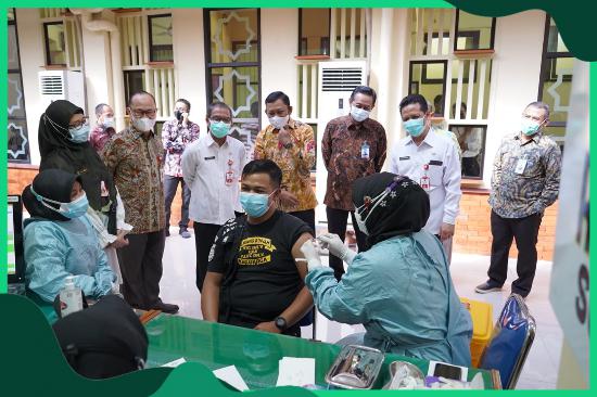 Target 10.500 Vaksin Bagi Insan Industri Jasa Keuangan Jatim, RSU Haji Surabaya Turut Mendukung Program Vaksinasi Masal