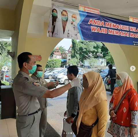 AYO SEMUA PAKAI MASKER. Cegah penularan Covid19.
