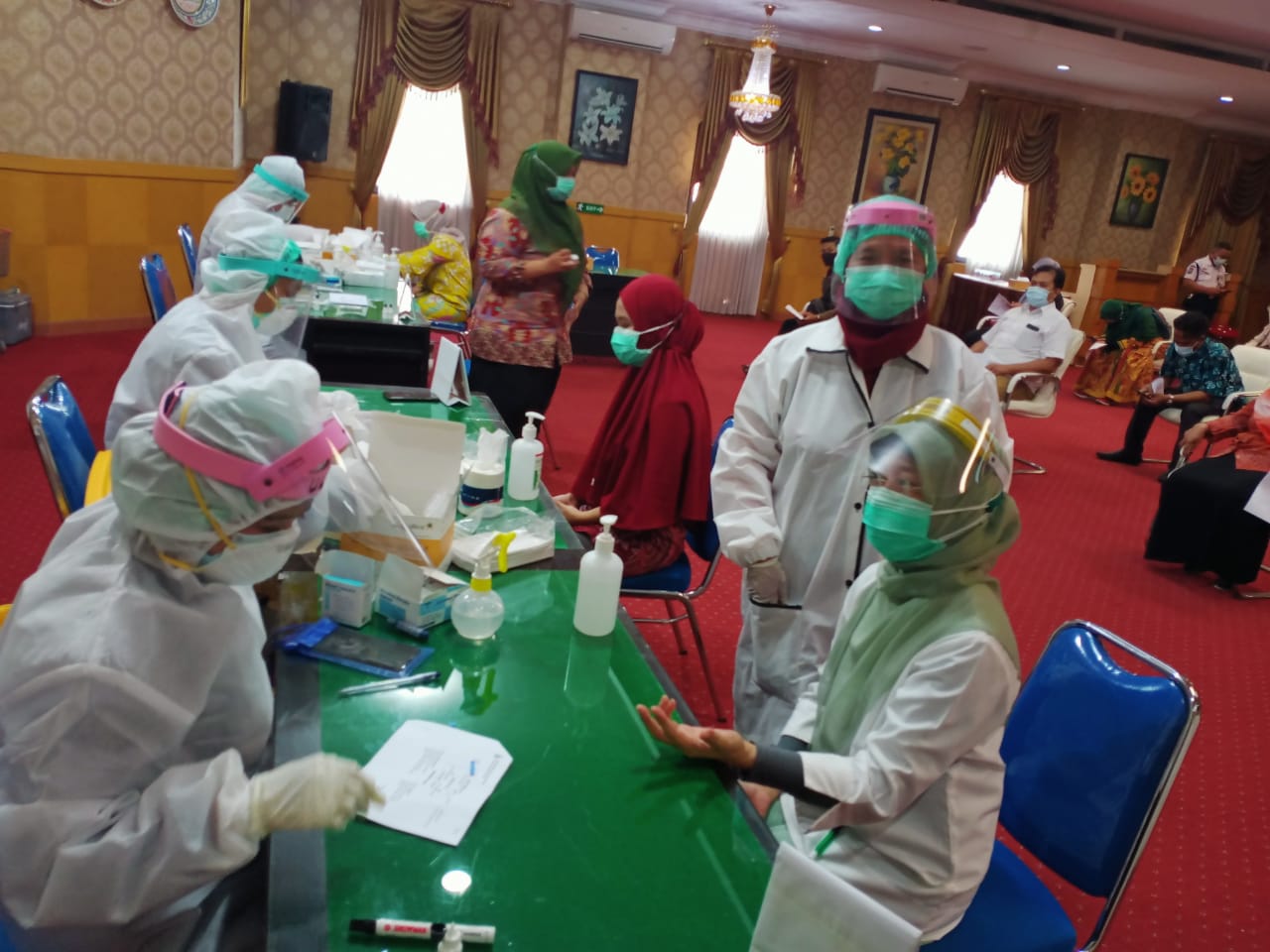 Kegiatan Rapid Tes Masal Untuk Seluruh Karyawan Oleh Rumah Sakit Umum Haji Surabaya Tanggal 03 Juli 2020
