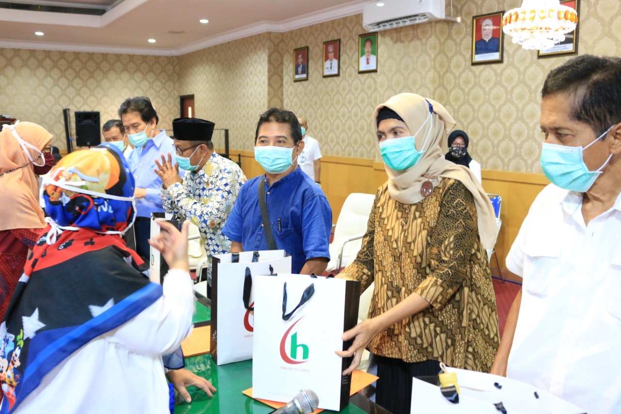 Pelepasan PNS Purna Tugas RSU Haji Surabaya Tahun 2020